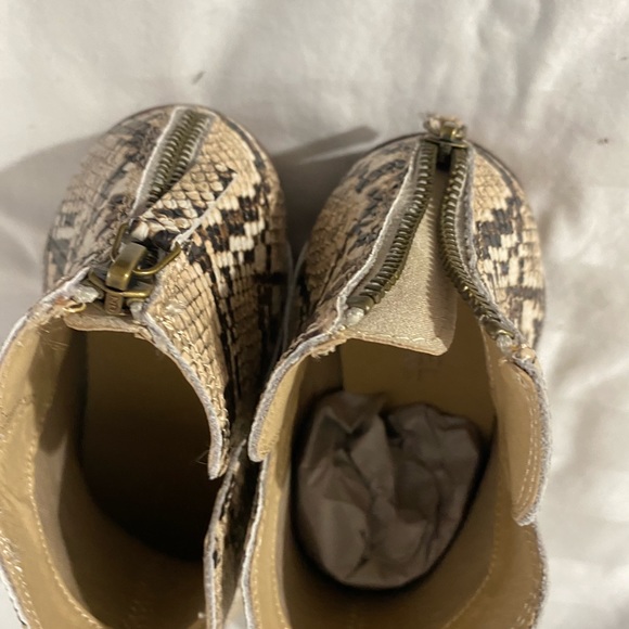 Michael Shannon ankle boots - Picture 2 of 5